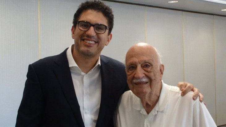 Egyptian-American artist Sam Esmail tells Al-Mawed: I directed the episodes of my new series with the encouragement of Julia Roberts
