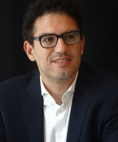 Egyptian-American artist Sam Esmail tells Al-Mawed: I directed the episodes of my new series with the encouragement of Julia Roberts